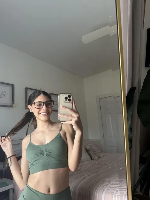 Thumbnail allysnuggles' Pumping Up in Style: Time to Shine