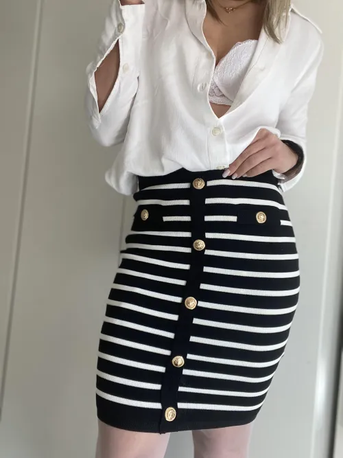Thumbnail Boss Moves: NatyBond_OF Rocks the Pencil Skirt Look