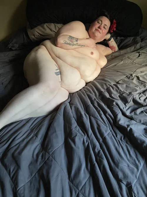 Thumbnail Seductive Revelations: Embracing Luscious Beauty | BBW Category