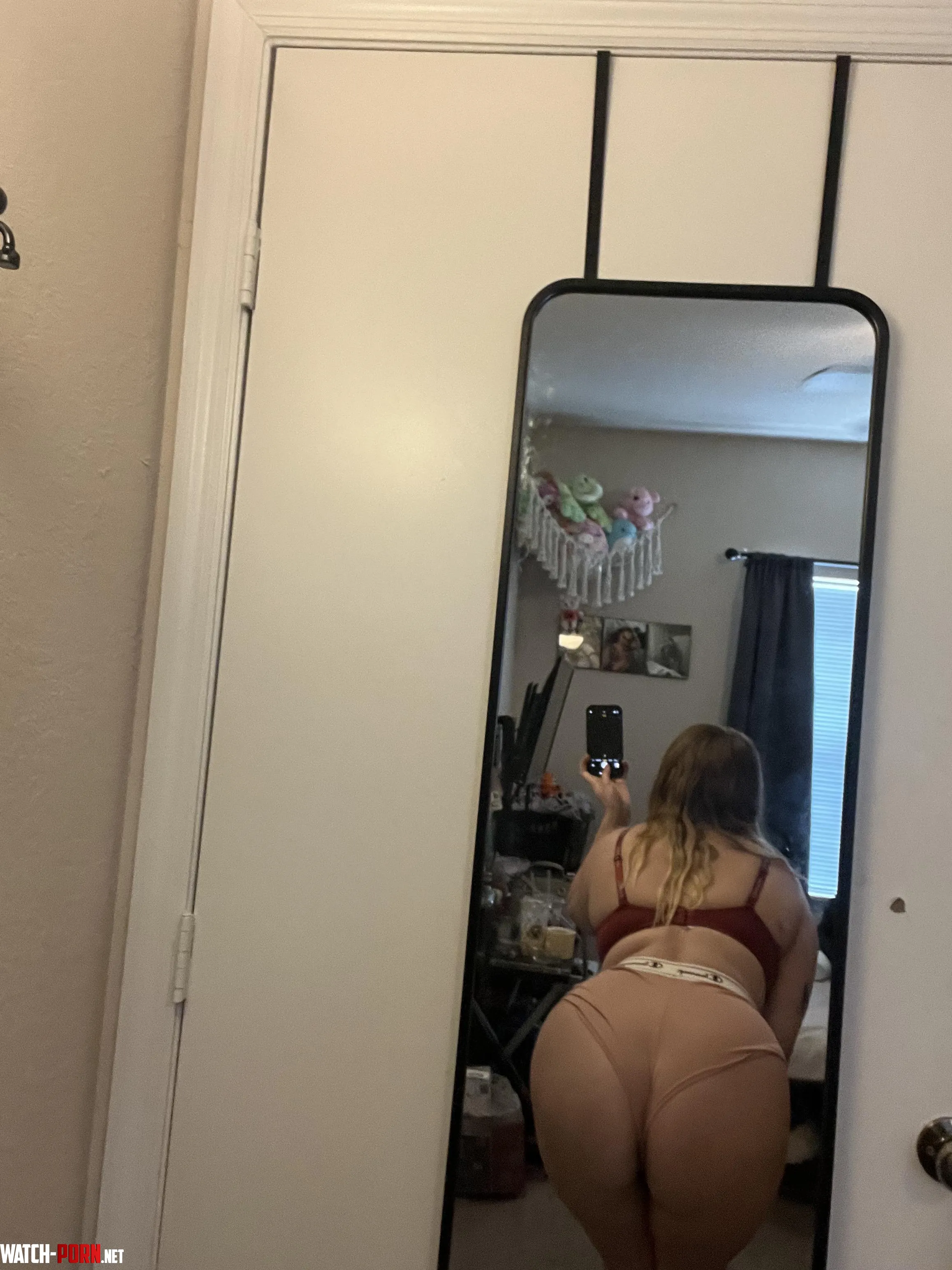sluttiest girl in the dorms  by Lexii_lyn