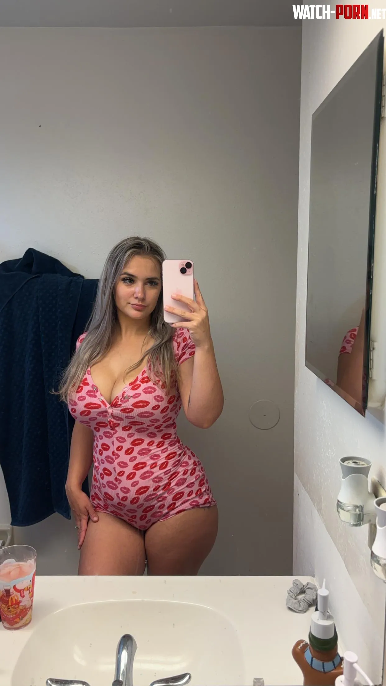 Celebrating my birthday today  by yourfavemom24