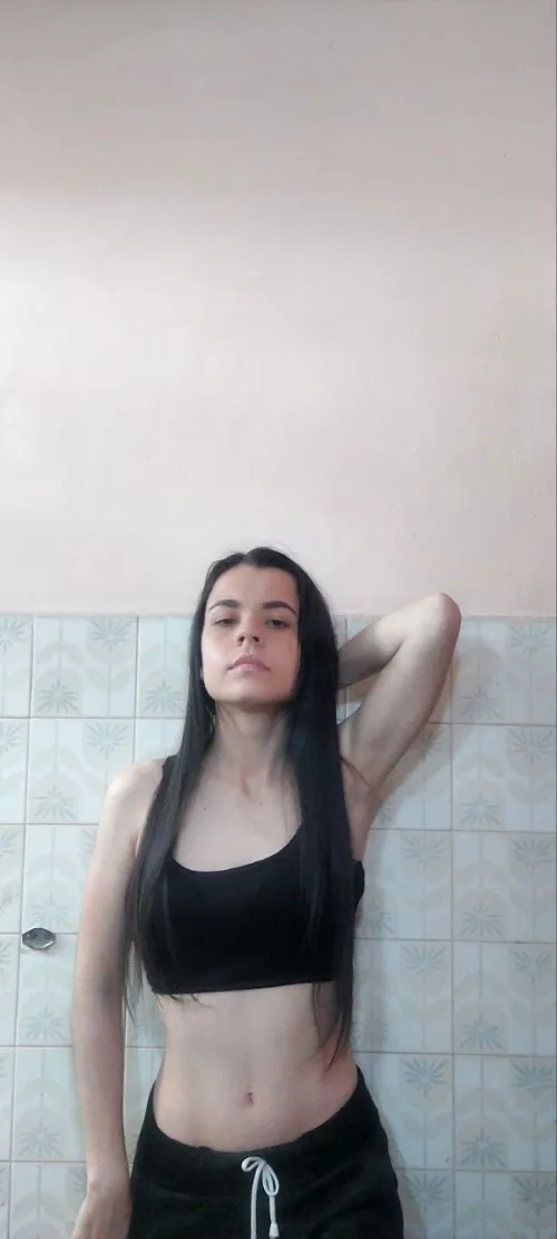 Thumbnail Sexy and Confident: Beauty_Specialist's Croptopgirls Fashion Tips