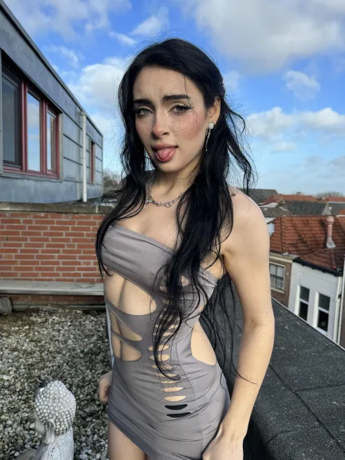 Thumbnail Barely Legal Teens: GoldenSunrisee Flaunts the Best Easy Access Dress