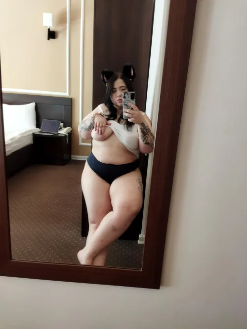Thumbnail Exploring Sensations: Unveiling the Mystery Between My Legs | TayloRMmontana
