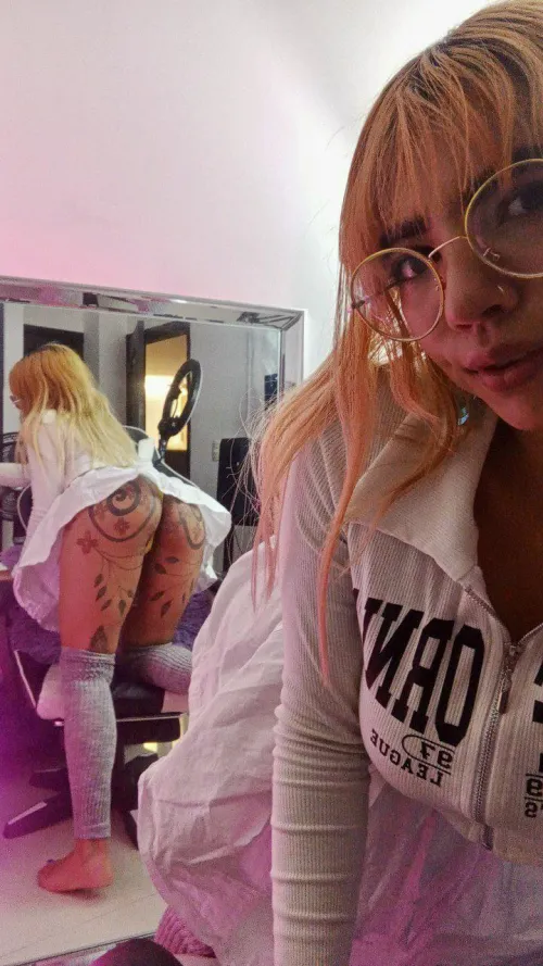 Thumbnail Latinas: Uuuupss - A Surprise from Fancy-roses