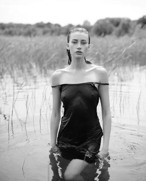 Thumbnail Modeling Icon: The Allure of Irina Hati