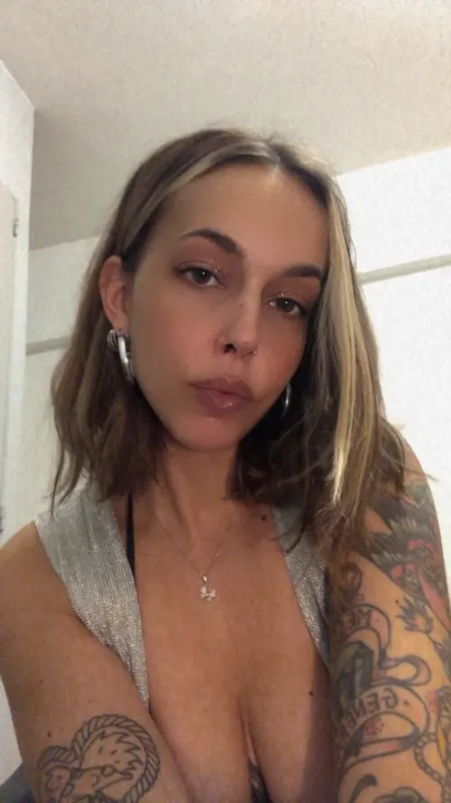 Thumbnail Professional_Can6536's Wednesday Delight: OnlyFans Peek