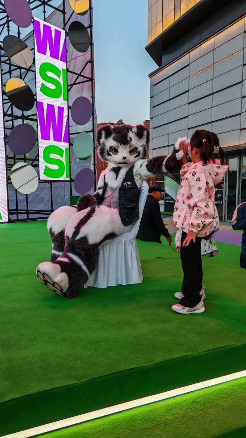Thumbnail Gintan's Beijing Visit Shared by Dragoniel in the Furry Community