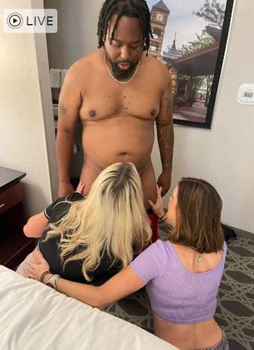 Thumbnail Mrs_Englewood on the Pleasures of Free Good Blowjobs in CamSluts
