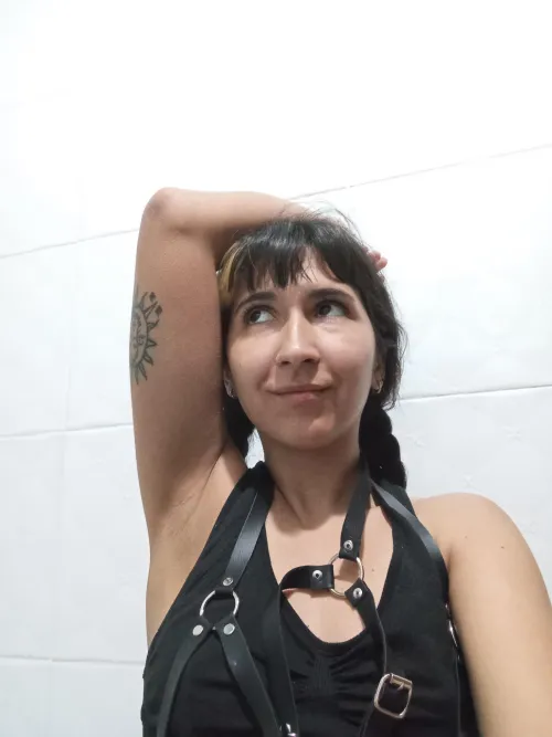 Thumbnail Pure Cleanliness: The Allure of Fresh Armpits