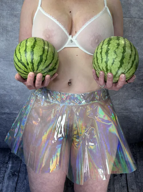 Thumbnail Melons to Please: Appreciating TheMartiniMILF69's Sensuality