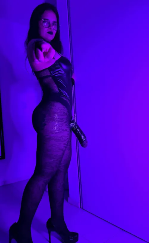 Thumbnail Intimate Desires - itsmokavip's Article on girlswearingstrapons