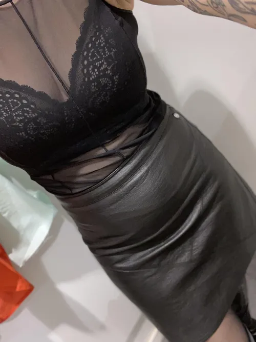 Thumbnail Exploring Seethru Style - Top 31f