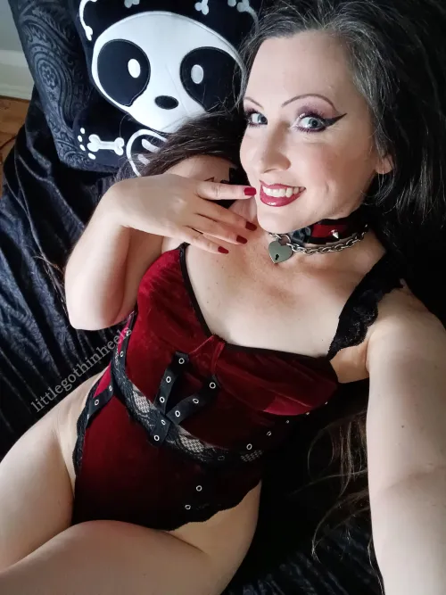 Thumbnail Celebrate 'Spooky Season' with littlegothinheels in gothsluts