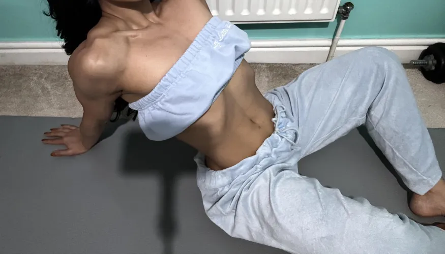 Thumbnail Bbygirllxoxo Cozy Vibes: Enjoying Time Inside in Croptopgirls