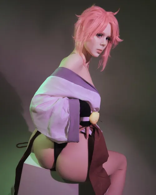 Thumbnail Lucilchan Impersonates Machi from Hunter x Hunter in Resplendent Cosplay Butts
