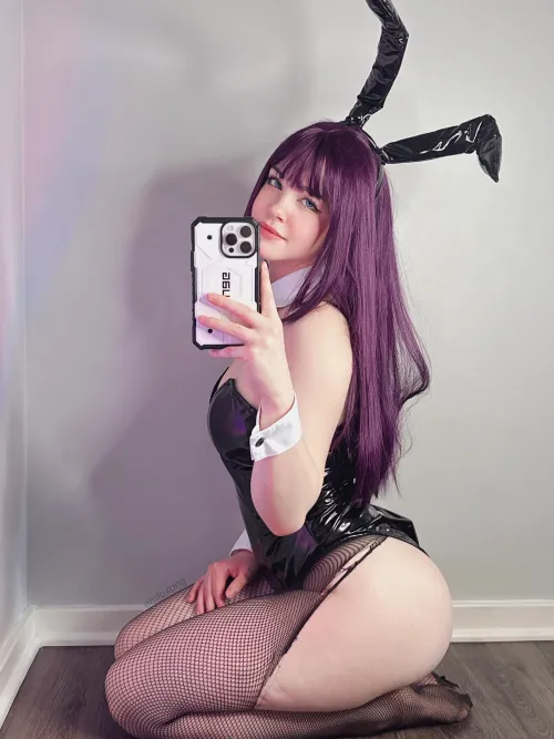 Thumbnail Embrace Your Sensuality with a Mesmerizing Bunny Cosplay | Emfoxpng