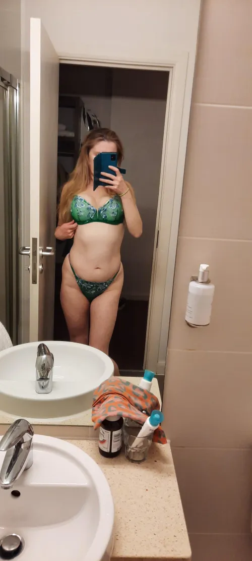 Thumbnail Ride the Wave with briarre_rose - How Long Can You Last?
