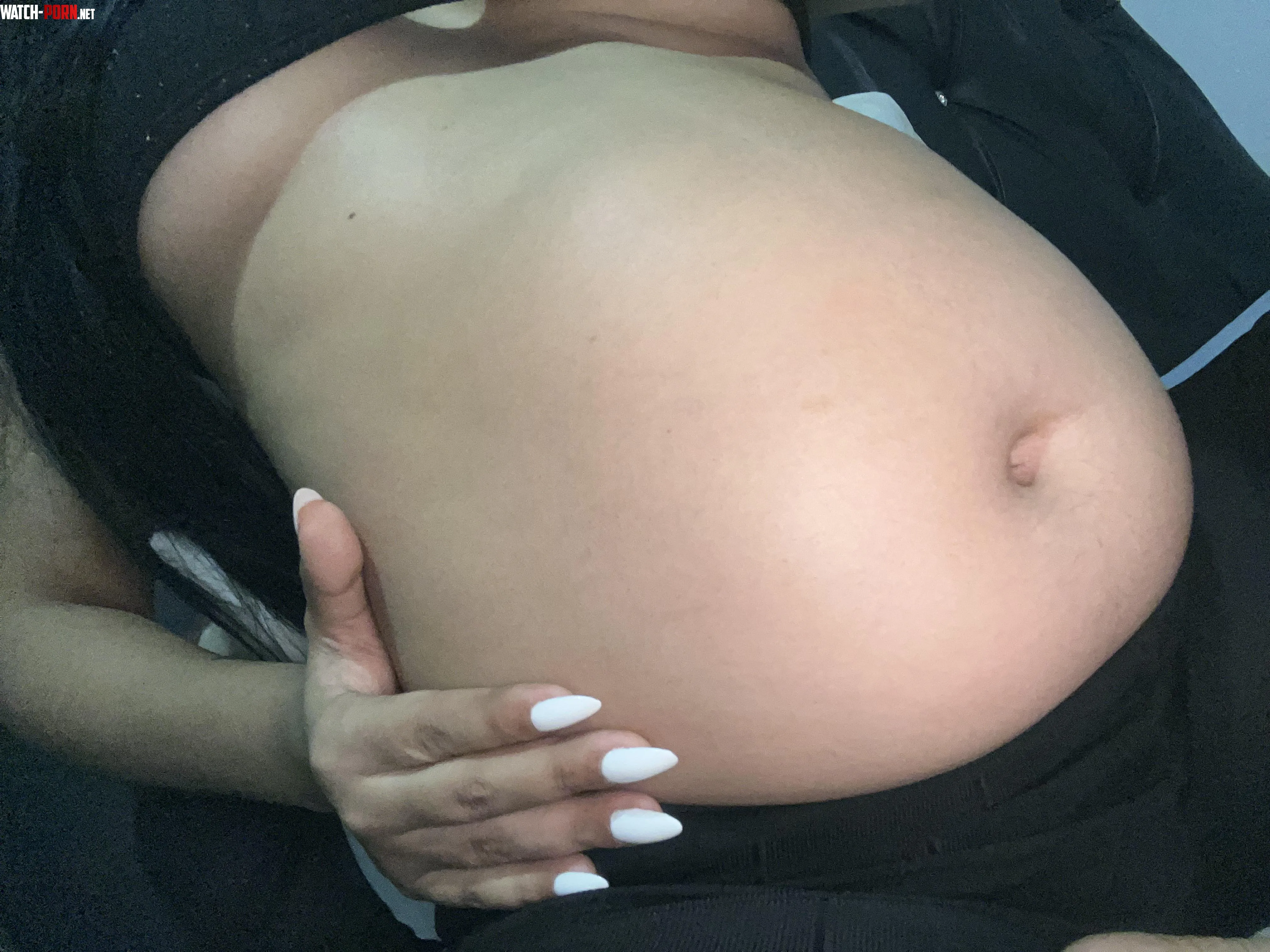 Do you like my belly do you want to see me burp by Lester_mendez