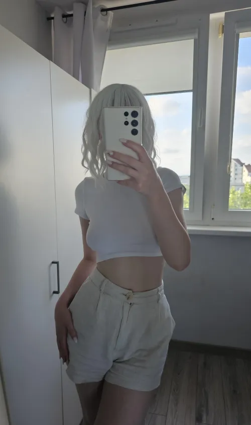 Thumbnail yourcecy Challenges You: Tell Me Your Age If You Like What You See
