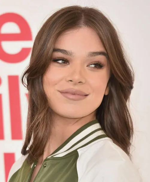 Thumbnail Unveiling the Beauty of Hailee Steinfeld by qwer5r