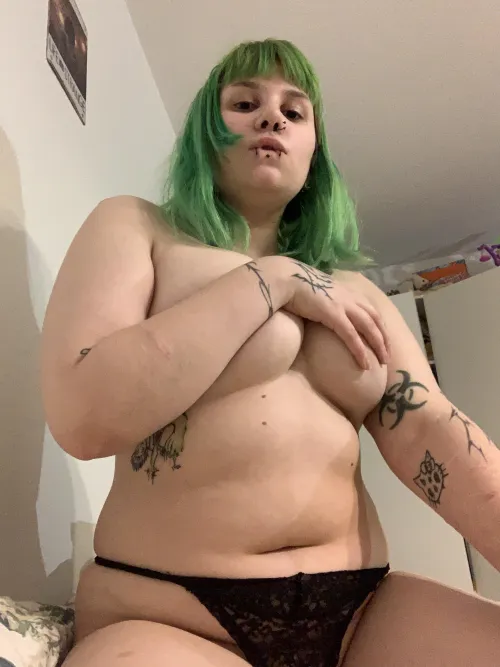 Thumbnail Body Positivity: Celebrating Plus-Size Women