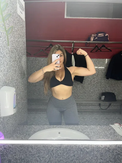Thumbnail olivianursee Explores Love and Support in ThickFit Wedding Article