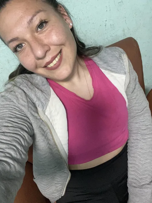 Thumbnail After the Gym Chic: Latest Styles in Croptopgirls Fashion