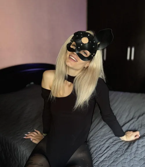 Thumbnail Moon_Foxyy Spreads Happiness with a Smile on a Happy Day