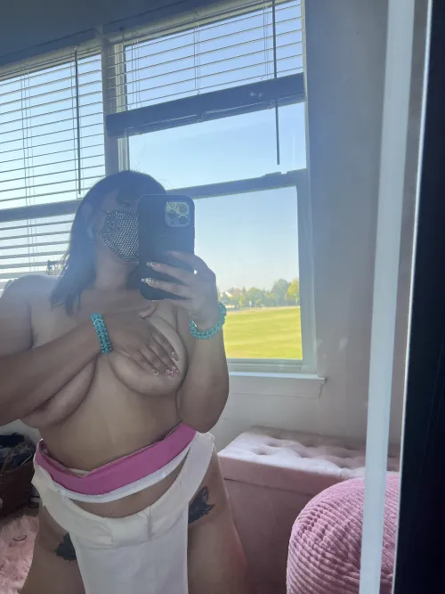 Thumbnail Latinas: Exploring Chel's Vibes by pootahhh