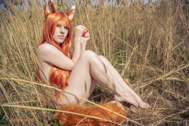 Thumbnail KindnessKindi Embodies Holo from Spice and Wolf: A Captivating Cosplay