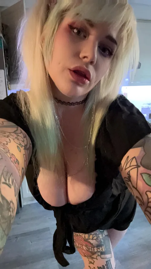 Thumbnail Come Hangout with Me | Candid_Collection727