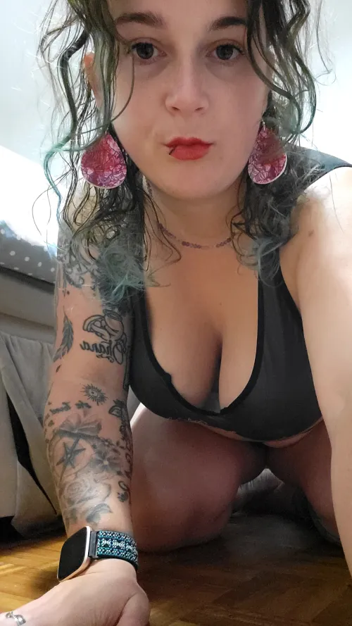 Thumbnail MsAliceFury Feeling Spooky: 5ft Thicc Cutie Shares Excitement!