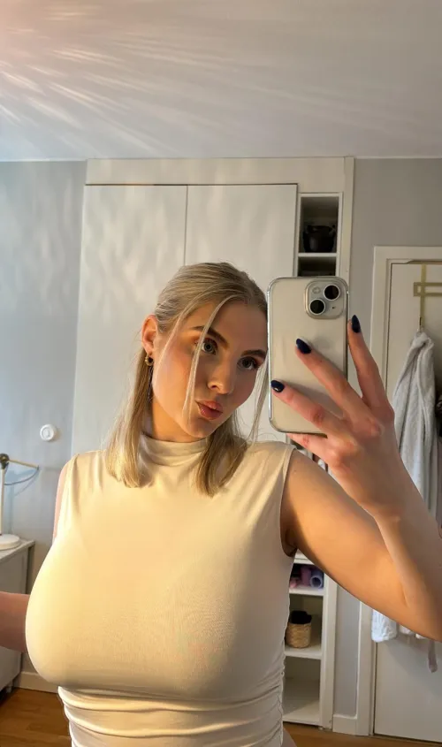 Thumbnail Intriguing Insights into 'G Size' by dngslng in 2busty2hide