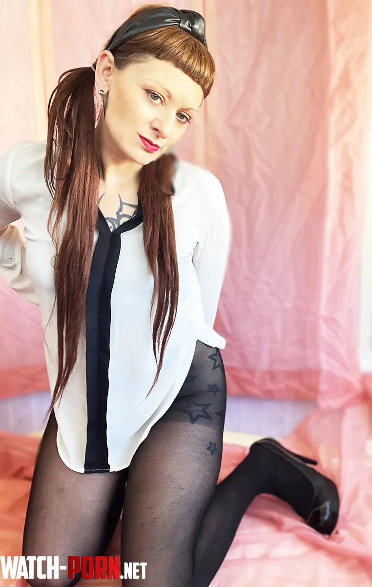 perfect length to wrap once around your hand and still have enough pigtail to dance around by IndigoNovaa