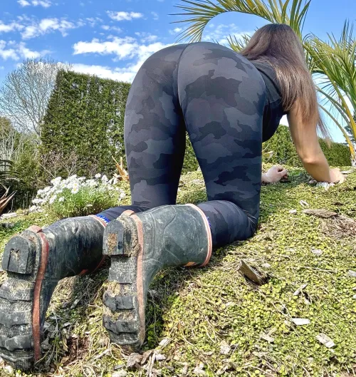 Thumbnail Gumboot Glamour in Yoga Pants with Stacie-Summers