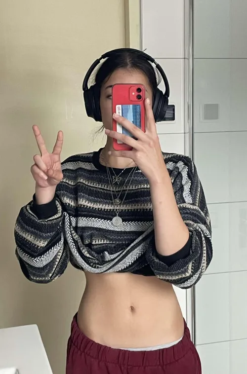 Thumbnail Musical Fashion: WhimsicalWillowWish's Croptopgirls Style Journey