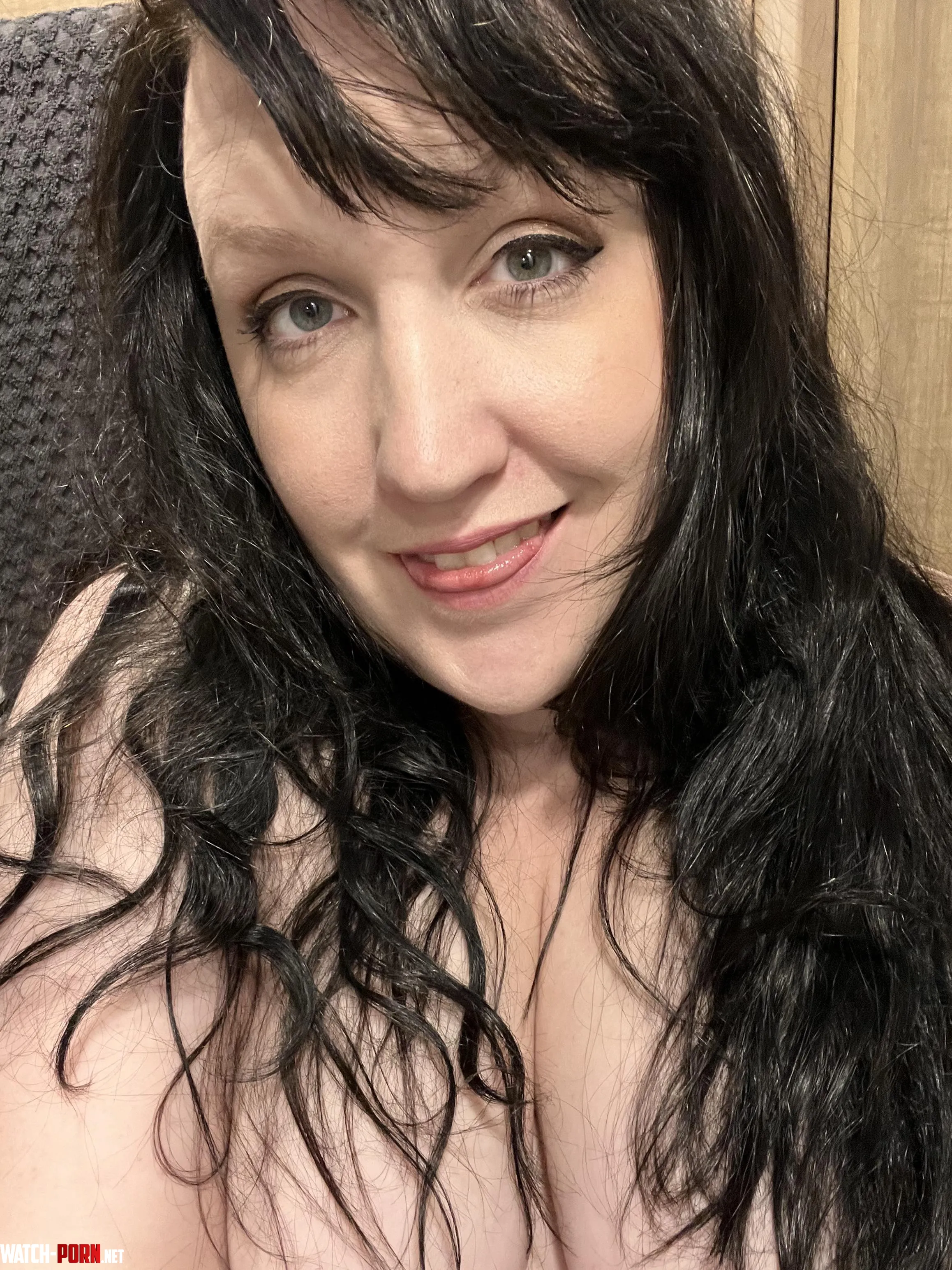 Im sure you want the camera a little lower  by mischievousmissy7