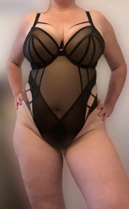 Thumbnail Catwoman Vibes: zesty-milf Flaunts in a Bodysuit