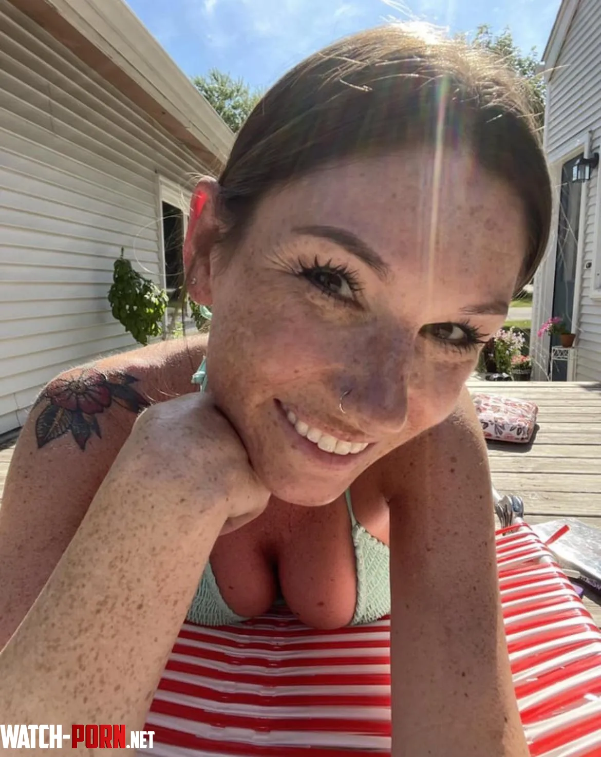 Wish I had someone to rub my booty by Mastervixennnn