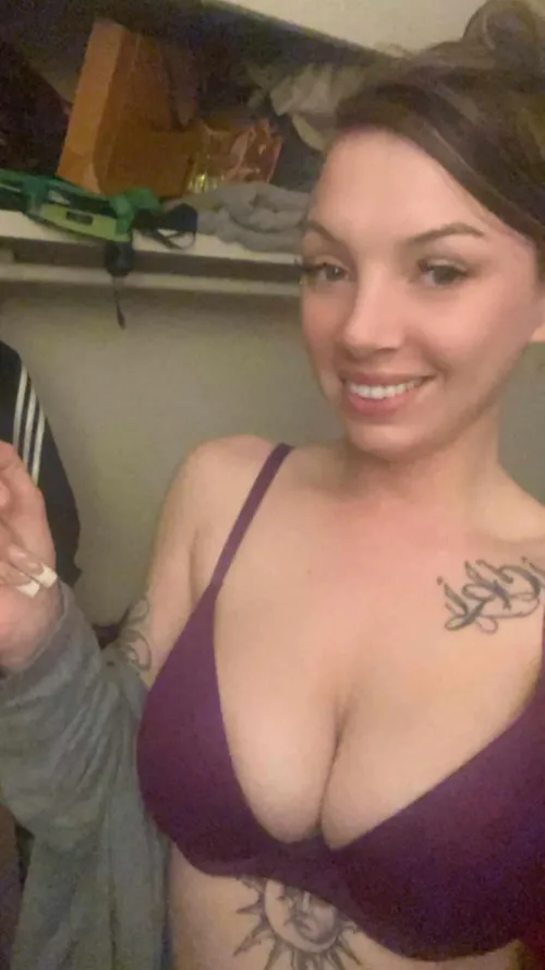 Thumbnail Exploring Linzeylohan's Snapchat and Telegram Content by niiichol