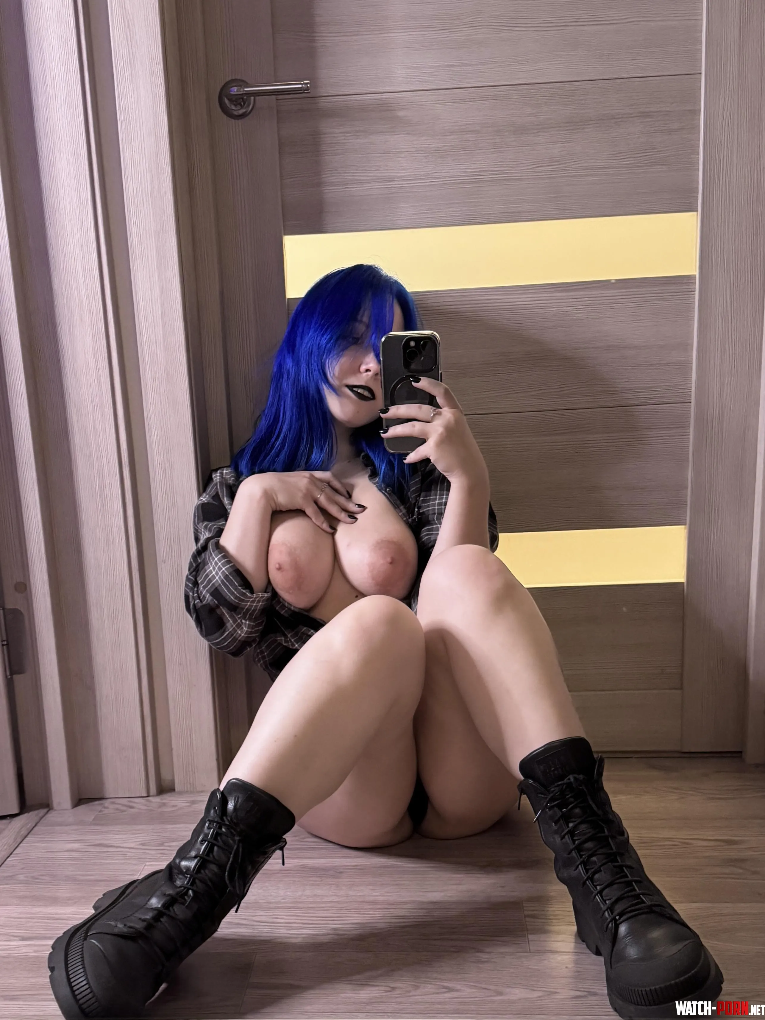 perfect blue  by mooncat_blue
