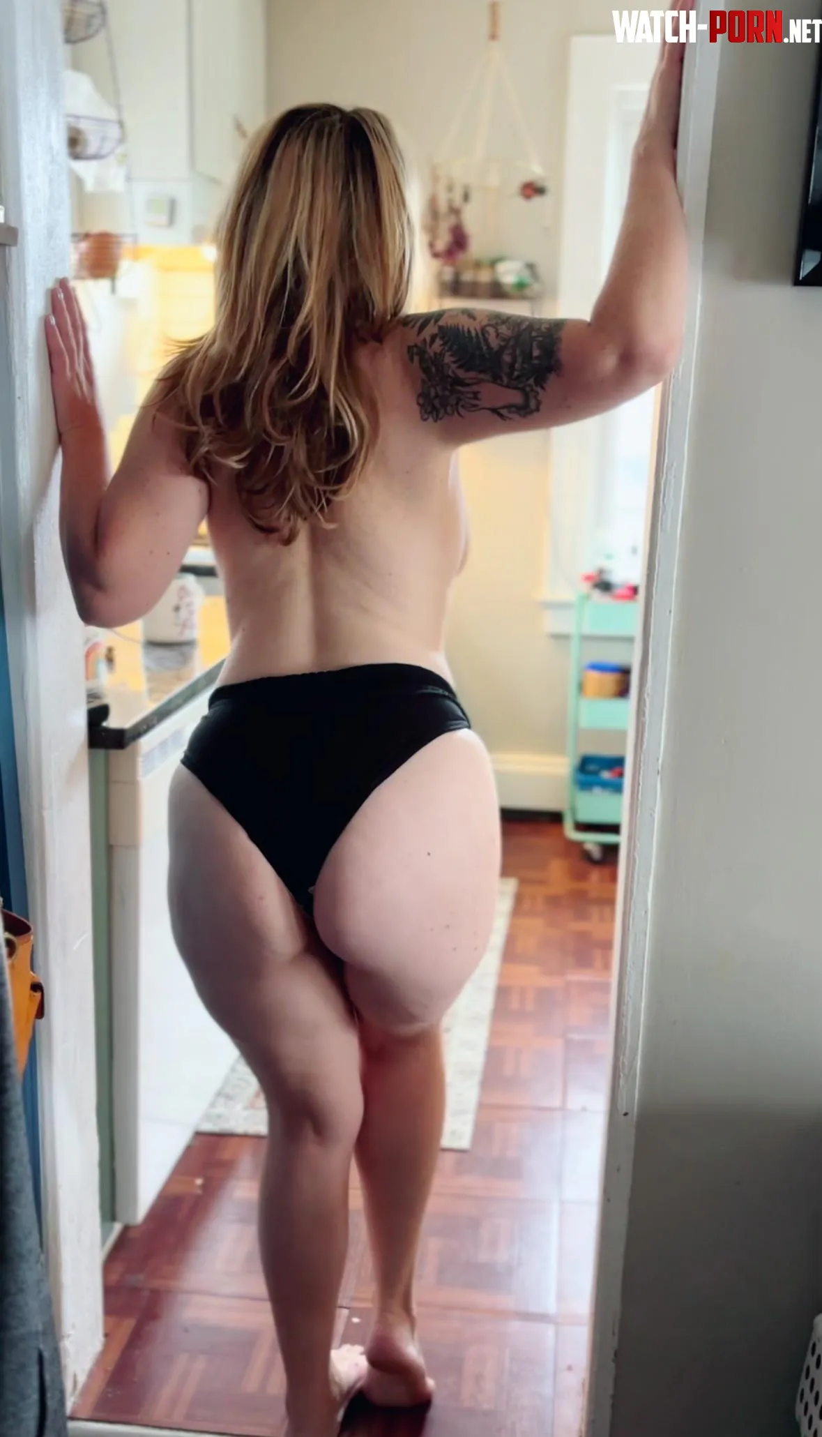 Cum fuck me in the kitchen by GngrPeach