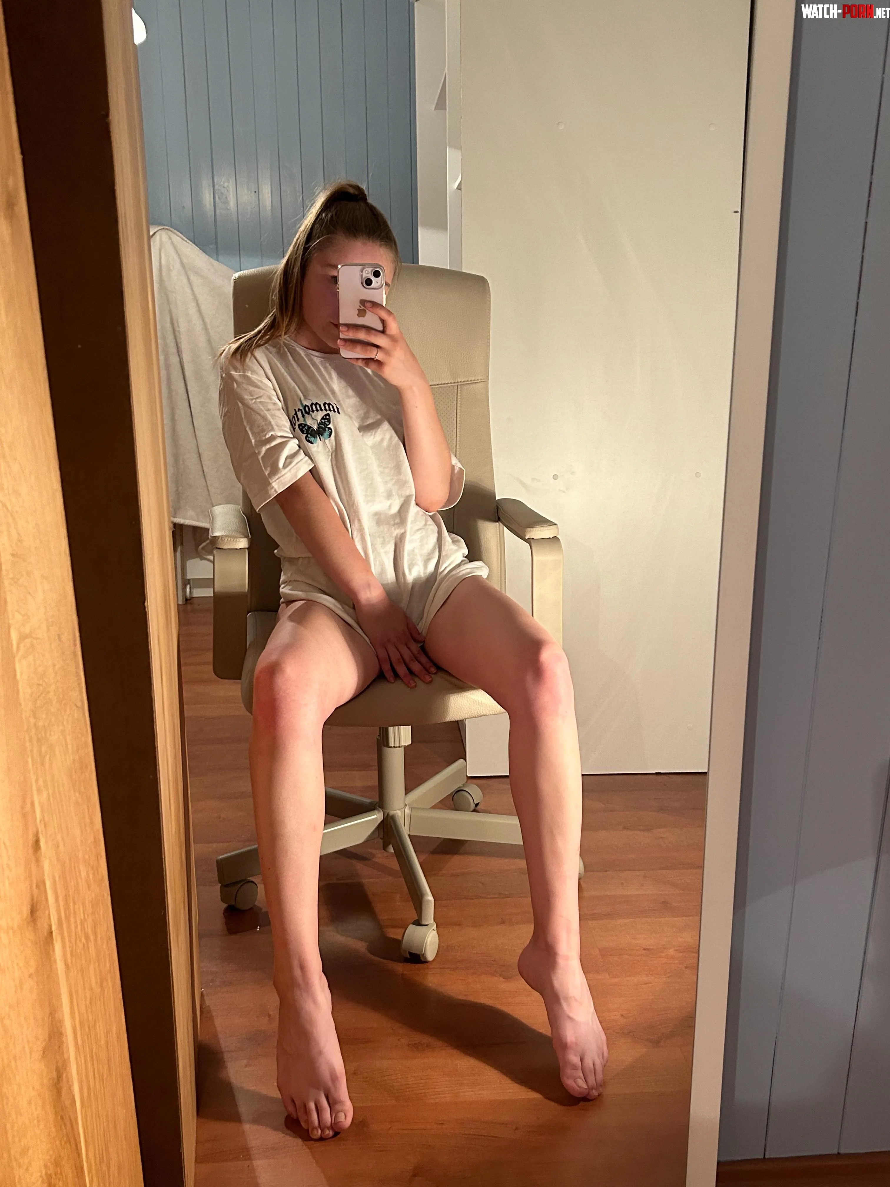 18 years old but could i still make you cum in seconds by ellieangel_4