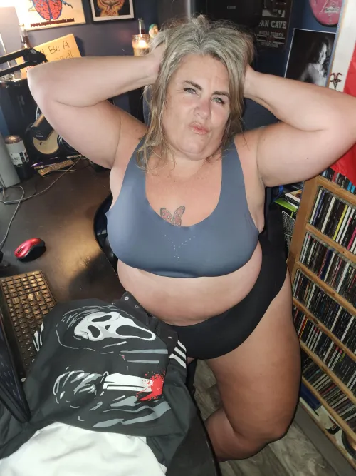 Thumbnail Cuddle Up for a Scary Movie with funwithstephannie in BBW_Chubby