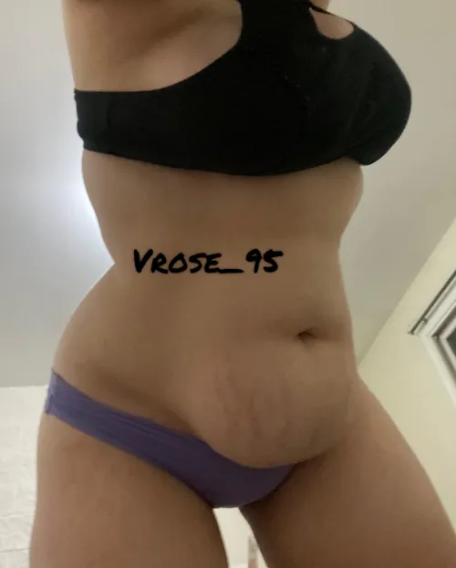 Thumbnail Chubby Warmth: Discover the Comfort in Vrose_95's World