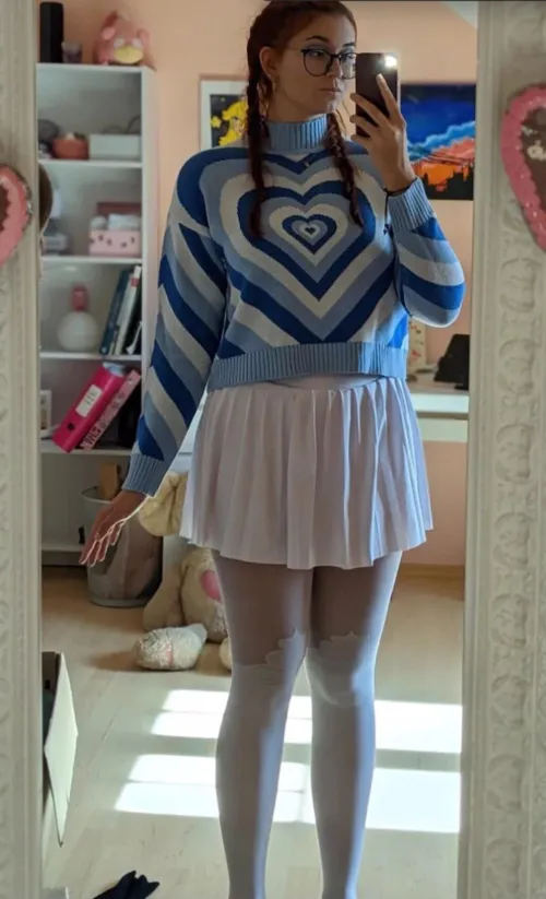 Thumbnail Dive into Jasminesima's Insights on Pantyhose Fashion