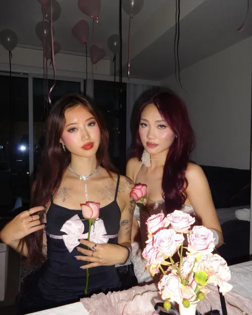 Thumbnail Left or Right: Decisions in Asian Culture | aznsweet