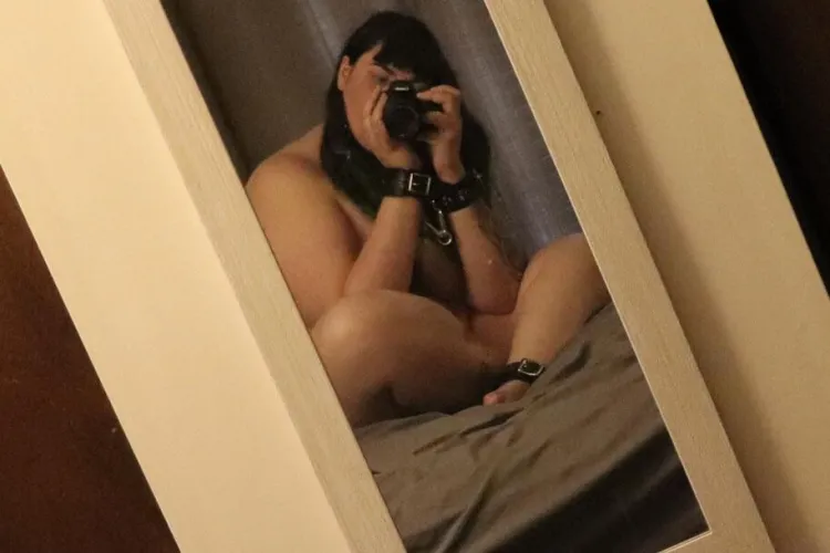 Thumbnail Mindless_Ice6294 Takes Own Photos with Camera Left Behind - onlyfansgirls101