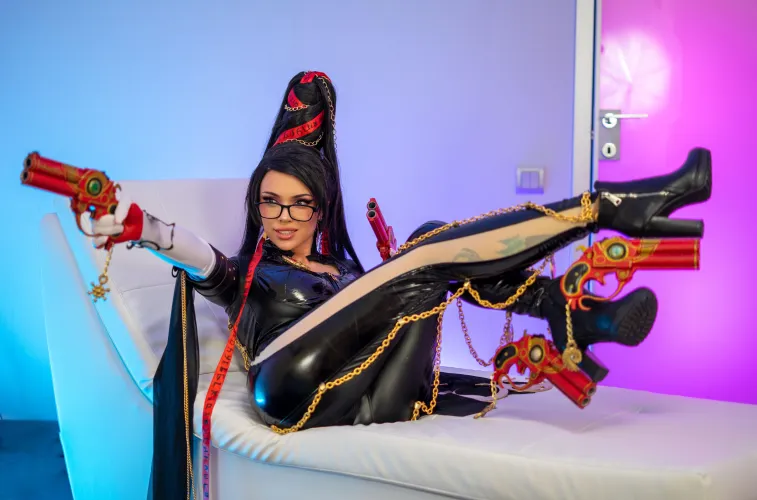Thumbnail Bayonetta Cosplay by Octokuro: Exuding Elegance
